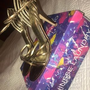 Chinese Laundry Bronze heels